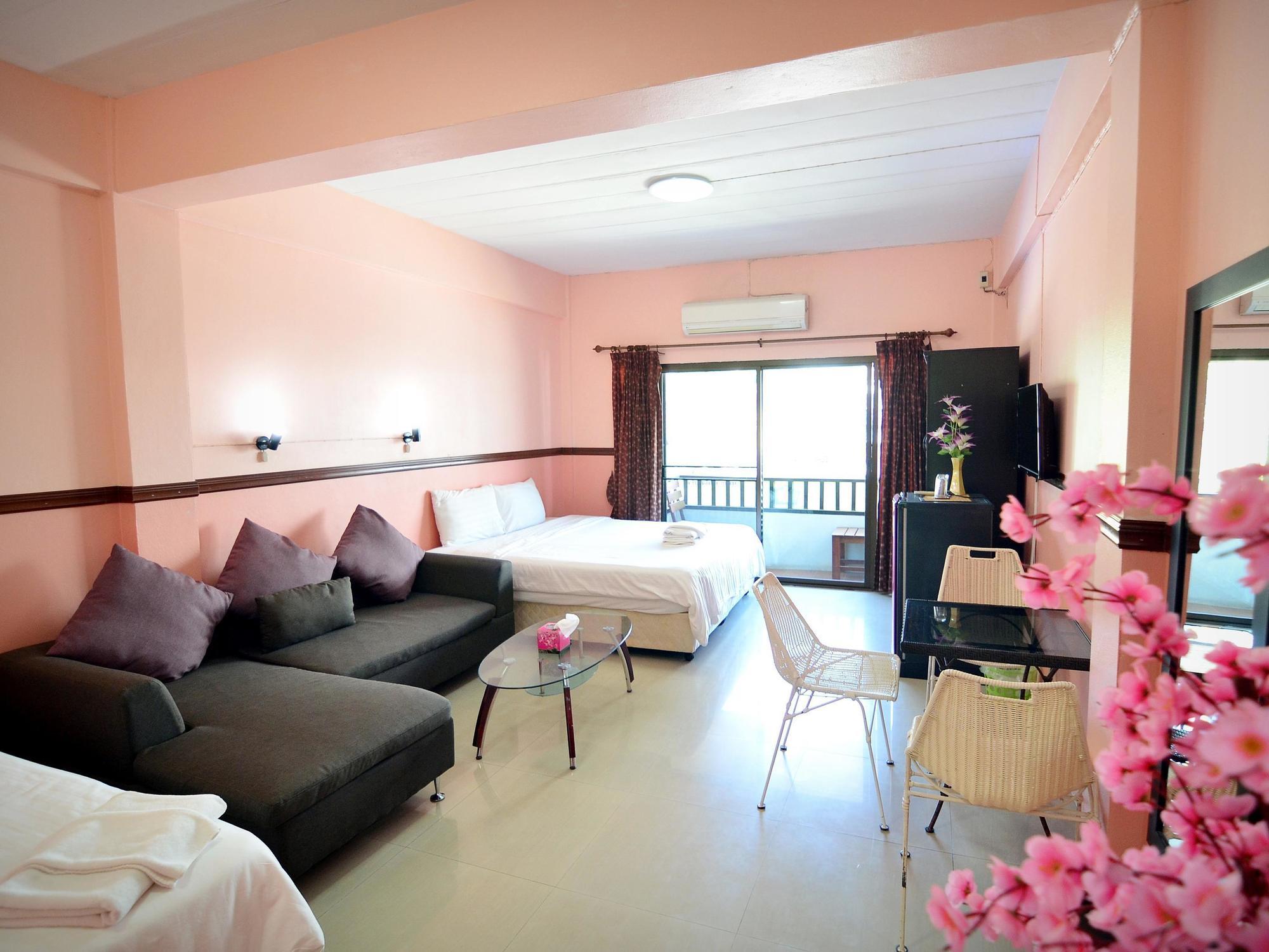 The Famous House - Jomtien Hotel Kültér fotó