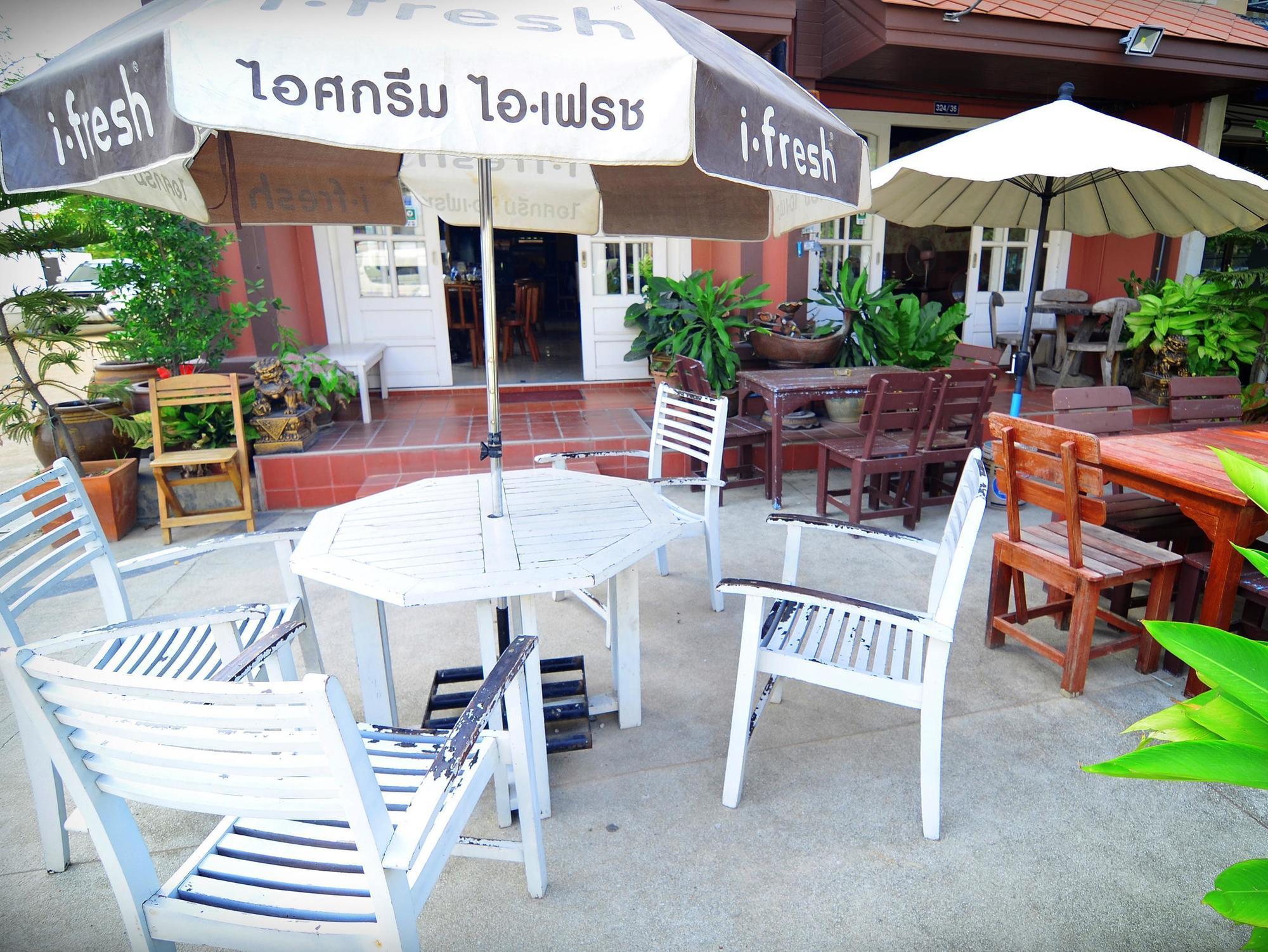 The Famous House - Jomtien Hotel Kültér fotó