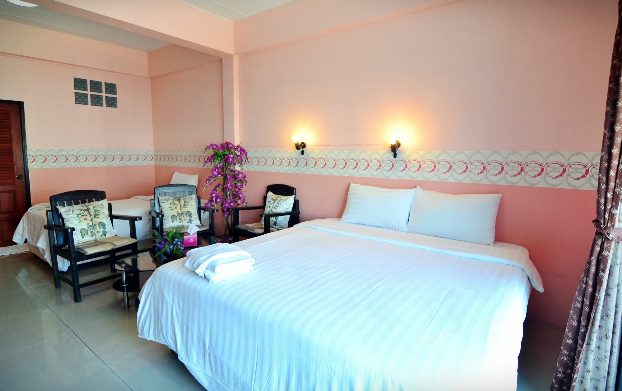The Famous House - Jomtien Hotel Kültér fotó