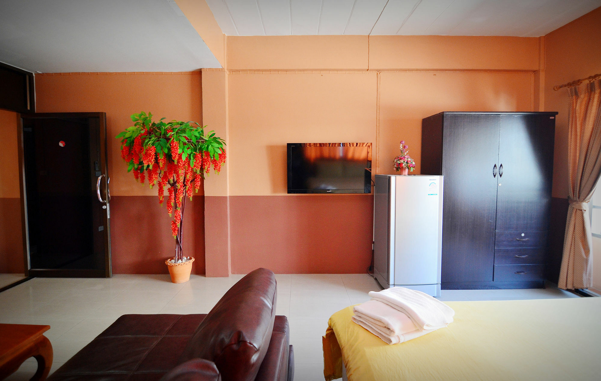 The Famous House - Jomtien Hotel Kültér fotó