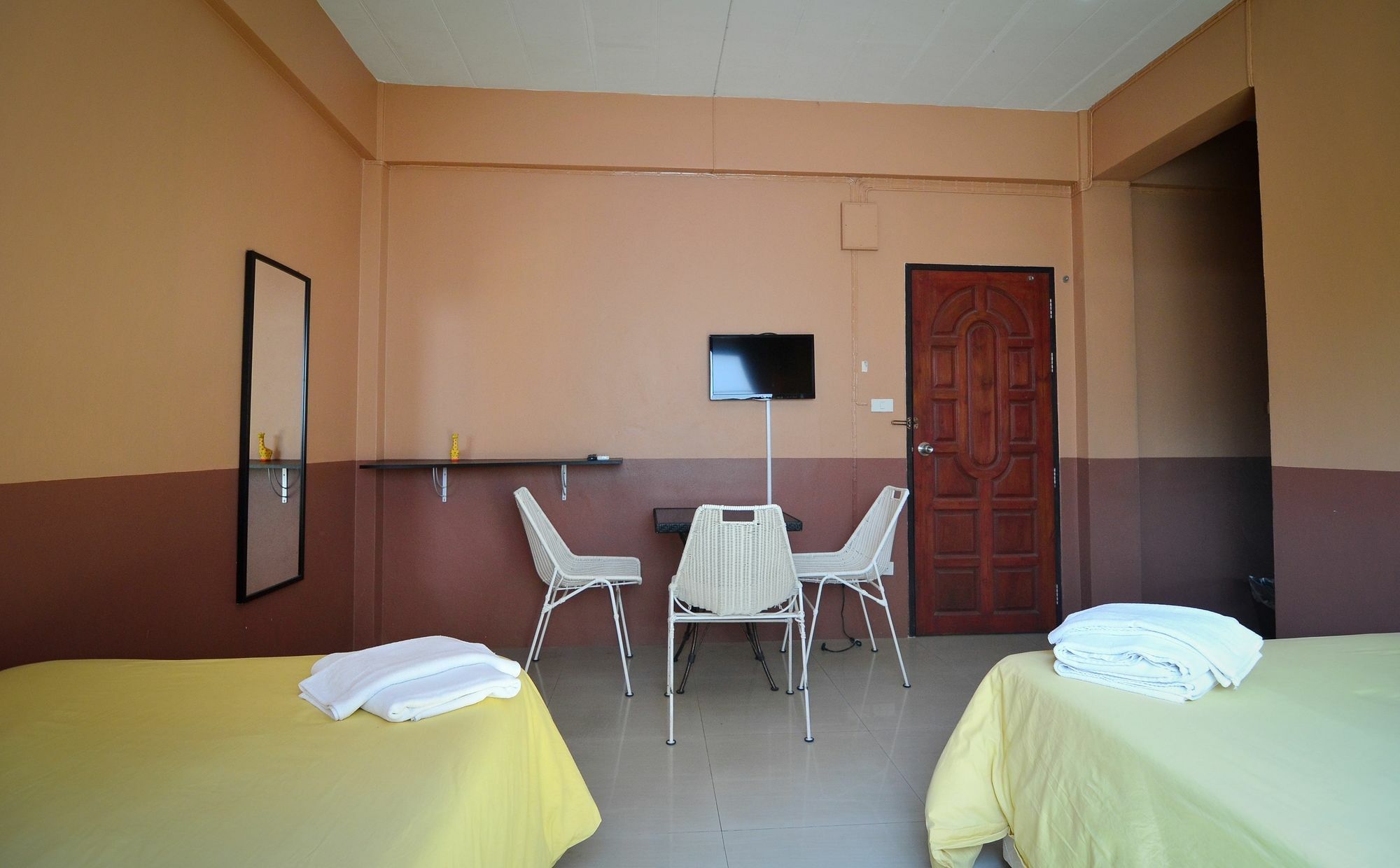 The Famous House - Jomtien Hotel Kültér fotó