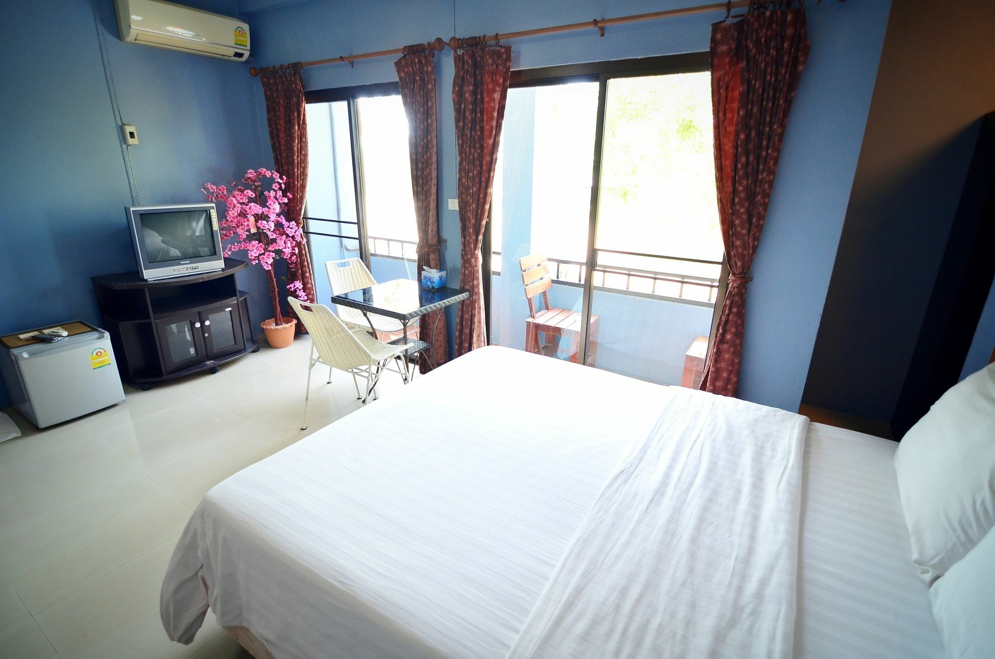 The Famous House - Jomtien Hotel Kültér fotó