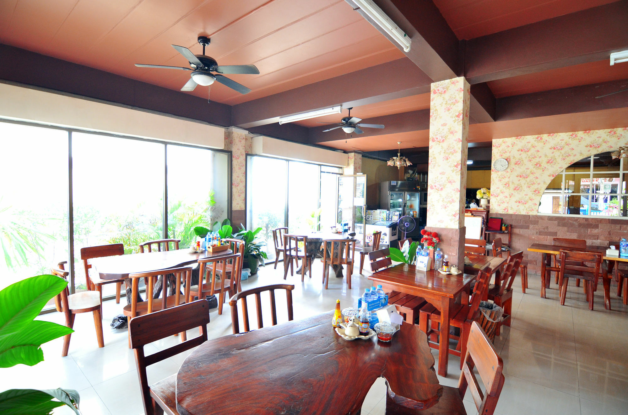 The Famous House - Jomtien Hotel Kültér fotó